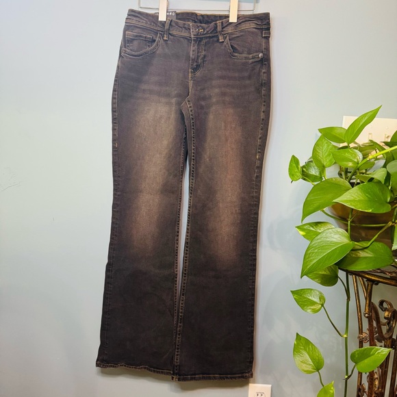 H&M Divided Low Rise Flare Jeans. Brown Washed. NWT. Size 8 - Picture 1 of 10
